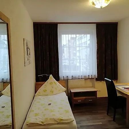 Isenburger Hof Szálloda 2*