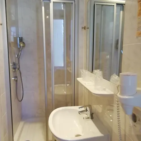 Isenburger Hof Szálloda 2*