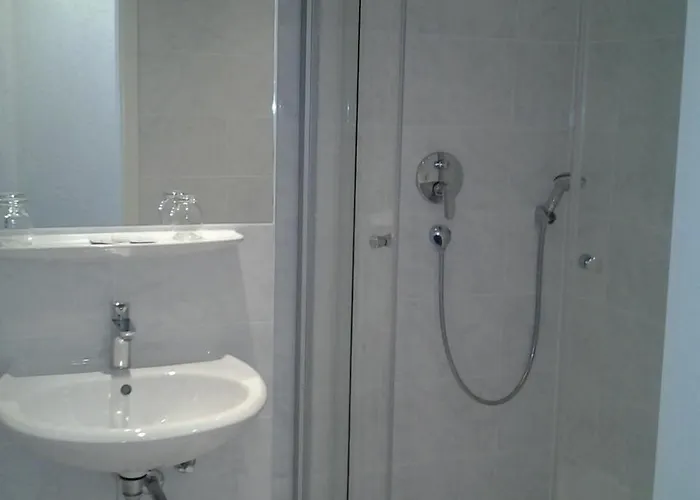 Hotel Isenburger Hof 2*